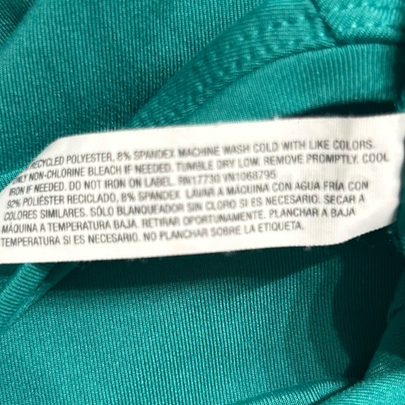 *Worn Once* All In Motion Green 2 Piece Set, Small Tank, Medium Skort - Picture 8 of 16